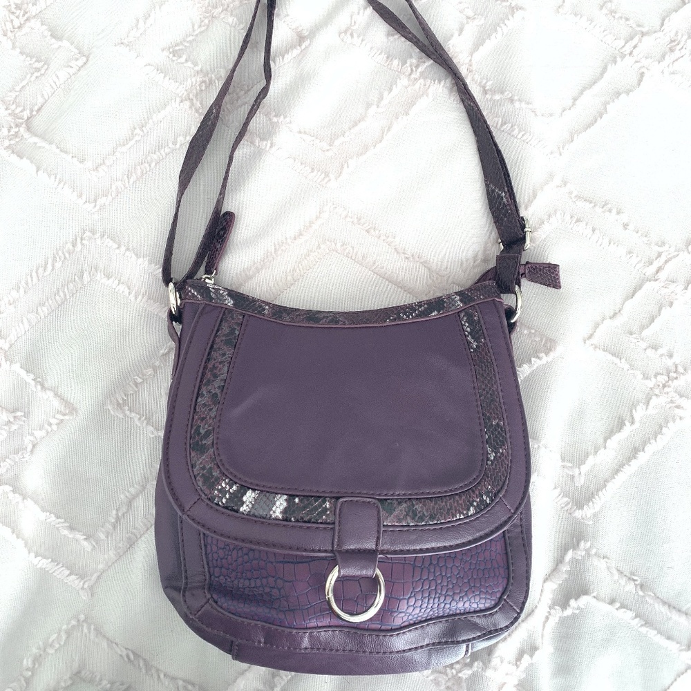 APT 9Crossbody Bag Snake Print faux leather Purple